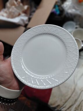 7-inch white Salad plate from the Totally Today brand.